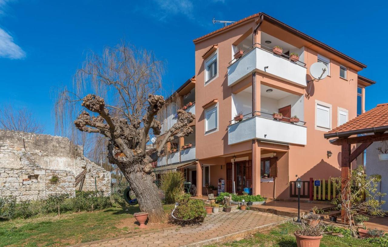 Apartments Ulika Červar-Porat Esterno foto