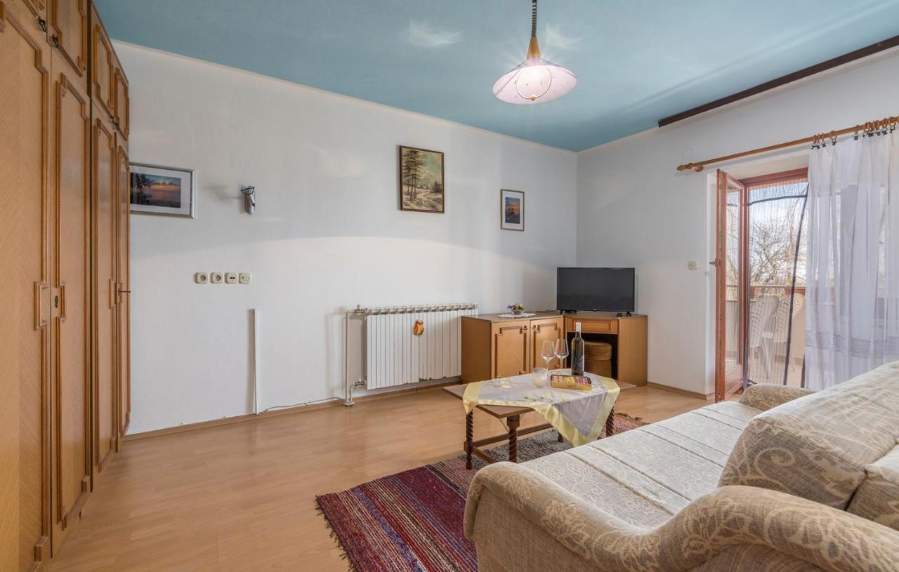 Apartments Ulika Červar-Porat Esterno foto